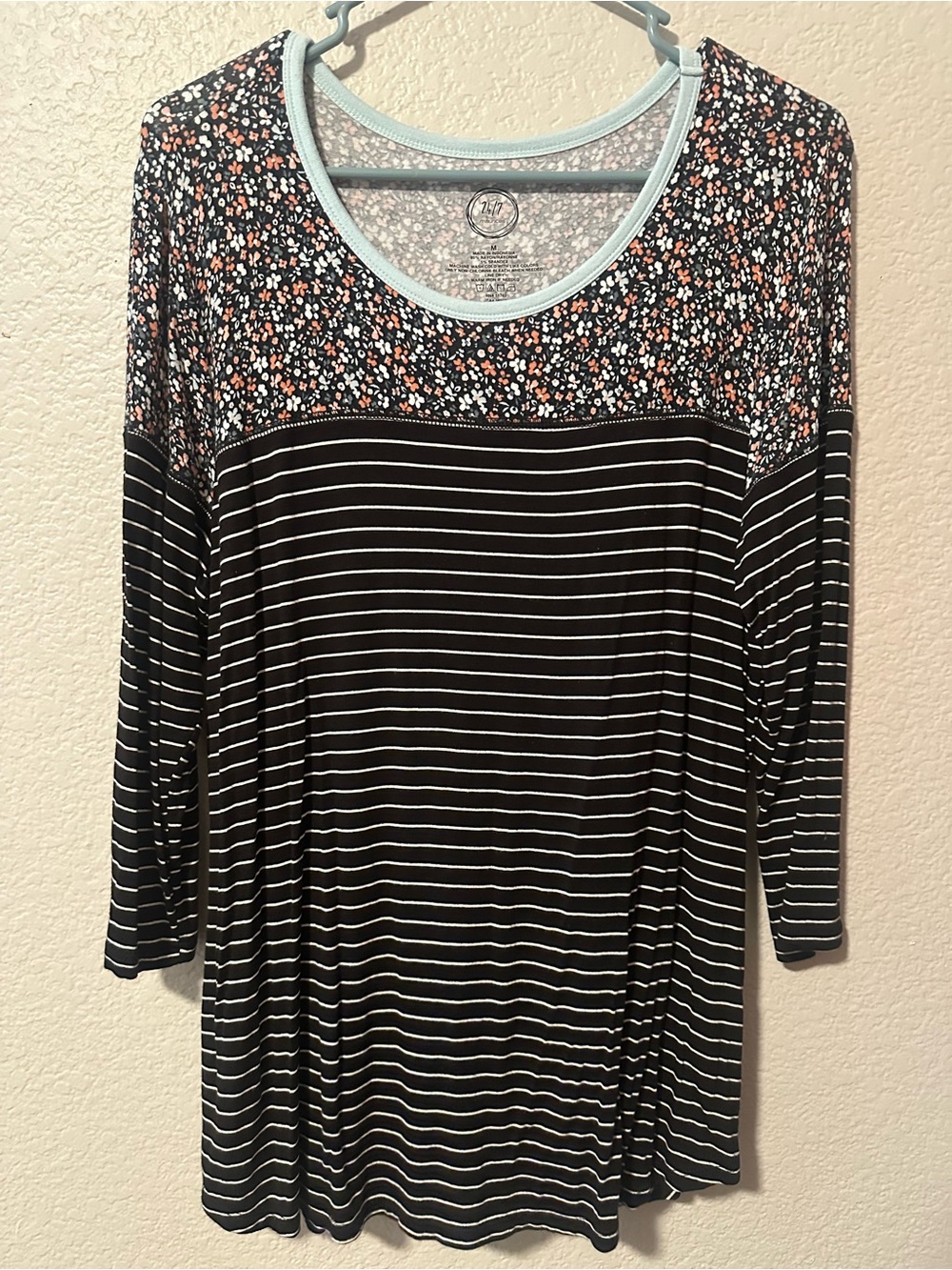 Lightweight Black Stripe & Floral Scoop Neck Size M medium Top by Maurices 24/7